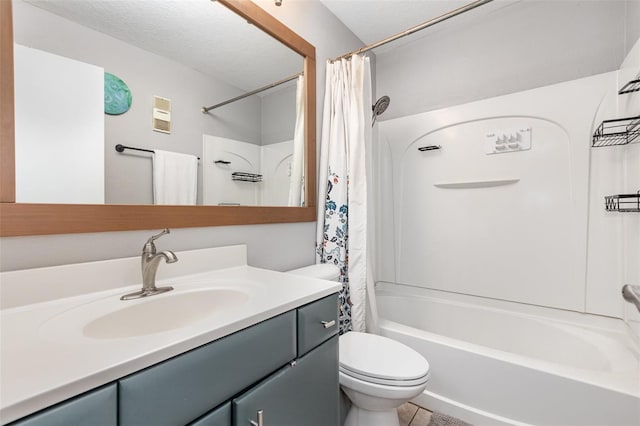4905 25th St W Unit 101, Bradenton, FL 34207 - full bathroom featuring vanity and shower / bath combo with shower curtain
