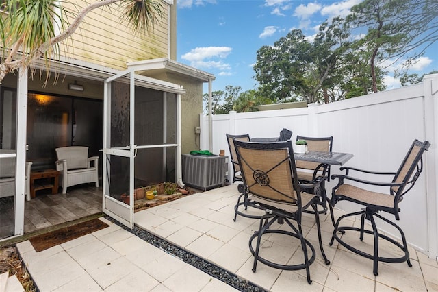 4905 25th St W Unit 101, Bradenton, FL 34207 - fenced backyard featuring a patio and outdoor dining space