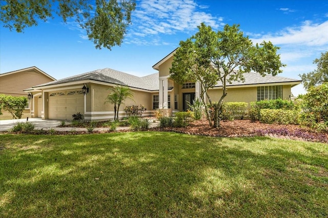 816 Sandringham Ln, Lutz, FL 33549 - view of front of property with stucco siding, an attached garage, a front yard, driveway, and a shingled roof