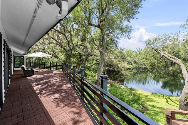 900 Oak Hollow Pl, Brandon, FL 33510 - wooden deck featuring a water view