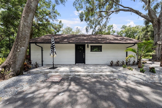 900 Oak Hollow Pl, Brandon, FL 33510 - view of front facade with a porch