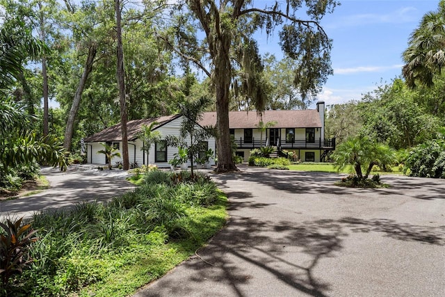 900 Oak Hollow Pl, Brandon, FL 33510 - ranch-style house with a garage