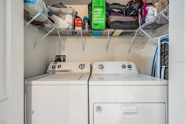 19351 Haskell Pl, Land O Lakes, FL 34638 - laundry area with washer and clothes dryer