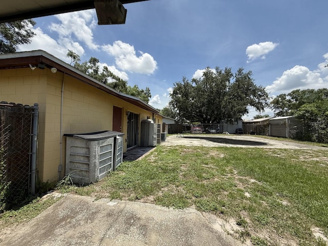 8609 Fish Lake Rd, Tampa, FL 33619 - photo 14