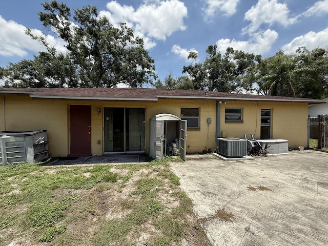 8609 Fish Lake Rd, Tampa, FL 33619 - photo 20