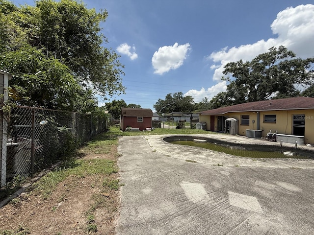 8609 Fish Lake Rd, Tampa, FL 33619 - photo 26