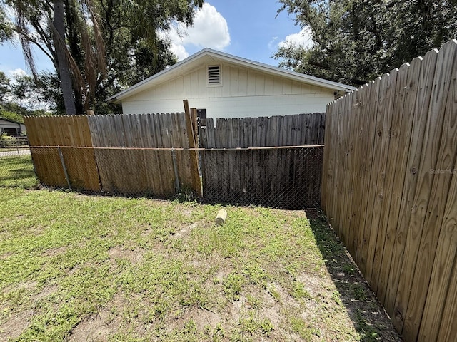 8609 Fish Lake Rd, Tampa, FL 33619 - photo 38