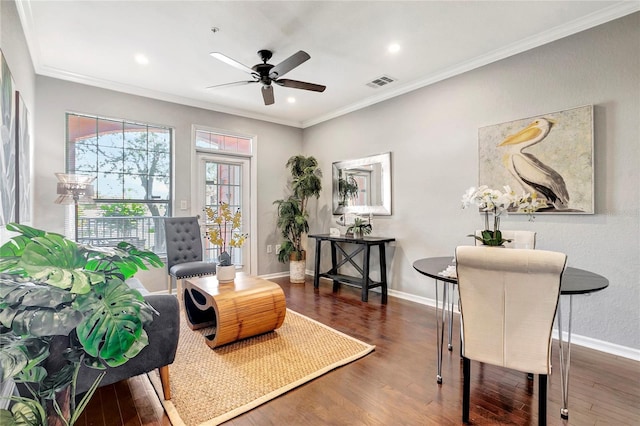 5000 Culbreath Key Way Unit 8-106, Tampa, FL 33611 - living area featuring a ceiling fan, crown molding, wood finished floors, and recessed lighting