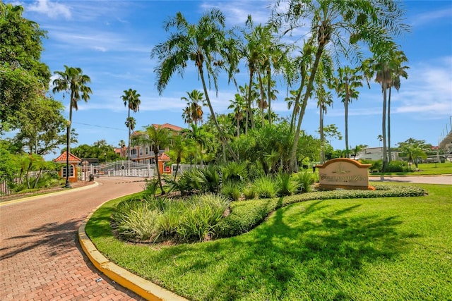 5000 Culbreath Key Way Unit 8-106, Tampa, FL 33611 - surrounding community with a gate