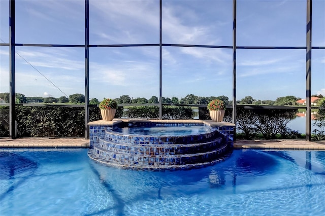 10504 Sabella Dr, Trinity, FL 34655 - view of swimming pool with a pool with connected hot tub and a lanai