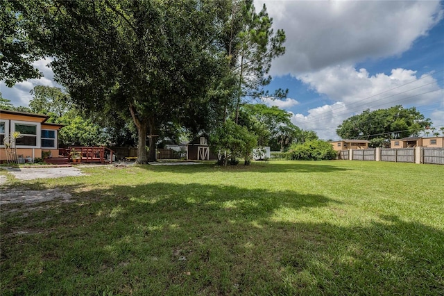 1100 Lowry Ave Unit 7, Lakeland, FL 33801 - view of yard featuring a wooden deck