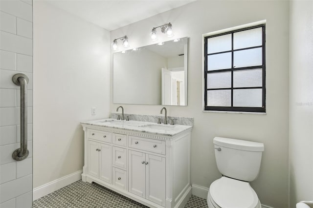 2004 Varner Cir, Winter Haven, FL 33884 - full bathroom with double vanity and toilet