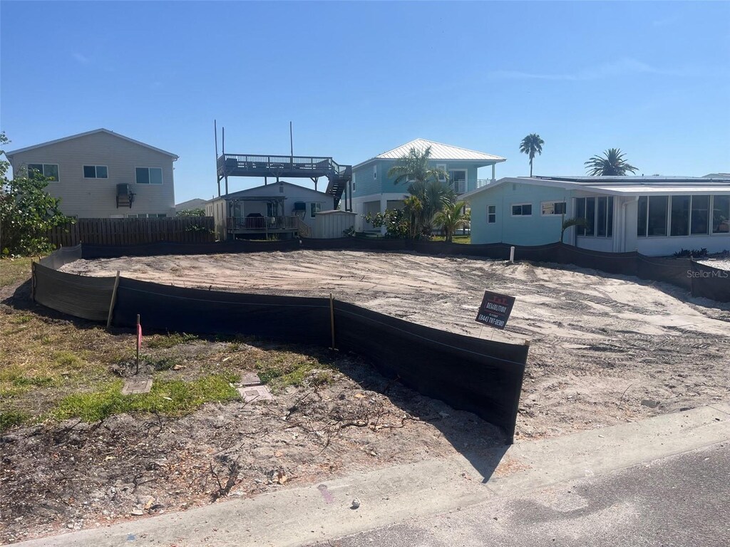842 180th Ave E, Redington Shores, FL 33708 - photo 1