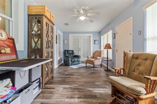 70 Arthur Ln, Winter Haven, FL 33880 - living area featuring dark wood-style flooring and ceiling fan