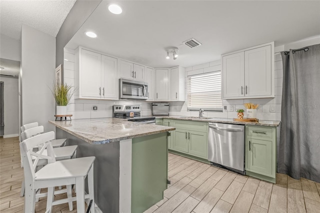 9504 Woodborough Ct, Tampa, FL 33615 - photo 9