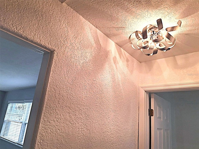 450 82nd Ave, St Pete Beach, FL 33706 - detailed view of a textured wall and a textured ceiling