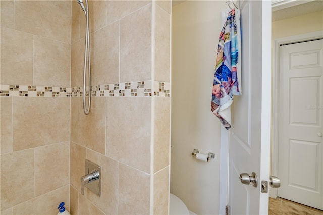 1954 Arvis Cir W, Clearwater, FL 33764 - bathroom featuring tiled shower