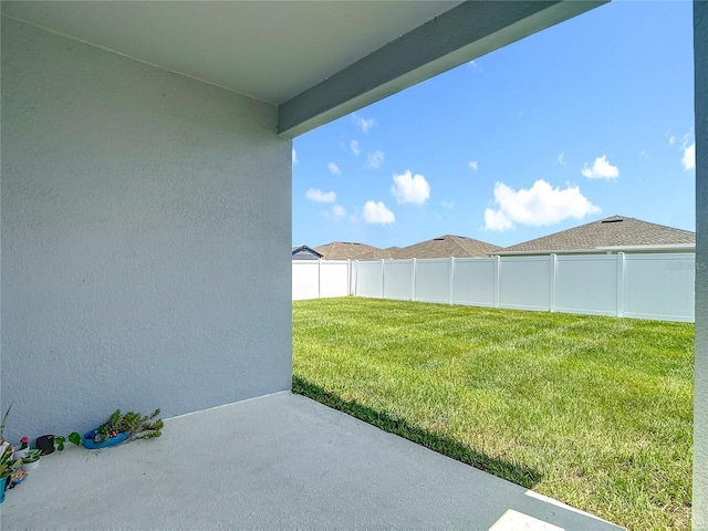 35428 Crescent Creek Dr, Zephyrhills, FL 33541 - fenced backyard with a patio area
