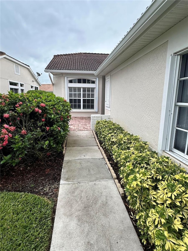 12861 Devonshire Lakes Cir, Fort Myers, FL 33913 - photo 2