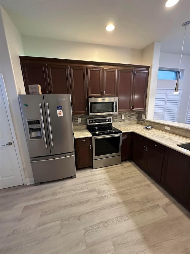 12861 Devonshire Lakes Cir, Fort Myers, FL 33913 - photo 5