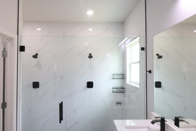 2522 W Castle Rd, Dunnellon, FL 34434 - full bath featuring a marble finish shower and a sink