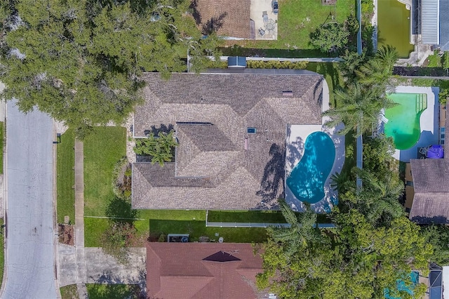 13425 San Rafael Dr, Largo, FL 33774 - drone / aerial view of a pool