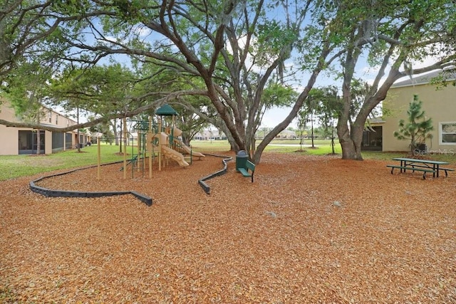 9826 Hound Chase Dr, Gibsonton, FL 33534 - view of community jungle gym