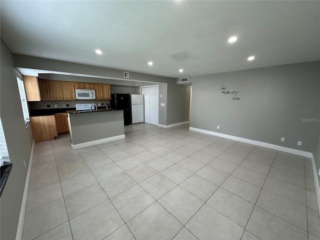 9138 Tudor Dr Unit M109, Tampa, FL 33615 - photo 2
