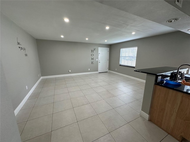 9138 Tudor Dr Unit M109, Tampa, FL 33615 - photo 3