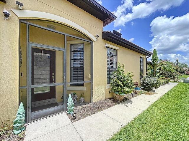 5657 Sunset Falls Dr, Apollo Beach, FL 33572 - photo 1