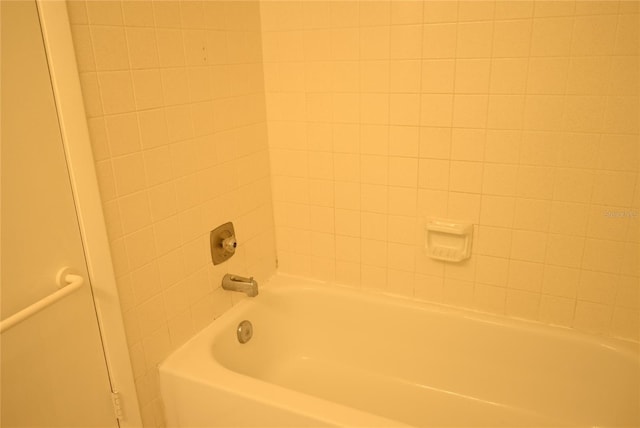 2800 Cove Cay Dr Unit 5D, Clearwater, FL 33760 - bathroom with bathing tub / shower combination