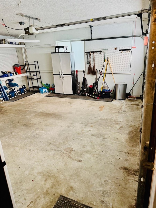 574 6th Ave SE, Largo, FL 33771 - garage with a garage door opener