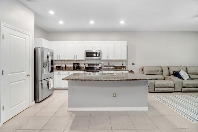 8516 Falling Blue Pl, Riverview, FL 33578 - photo 5