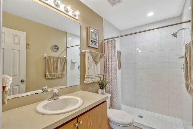 1150 Jade E Ln, Kissimmee, FL 34744 - bathroom with vanity and tiled shower
