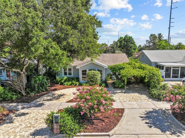 546 Orangewood Dr, Dunedin, FL 34698 - photo 1