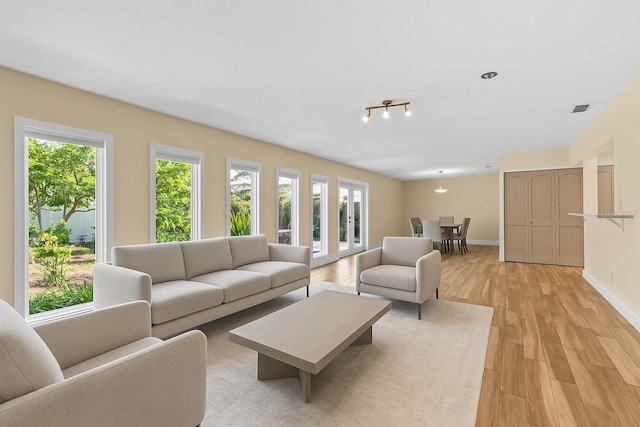 546 Orangewood Dr, Dunedin, FL 34698 - photo 8