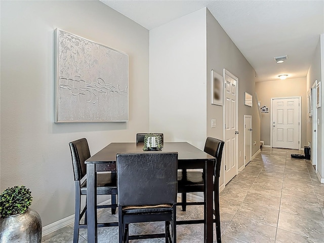 7133 Summer Holly Pl, Riverview, FL 33578 - dining area featuring baseboards