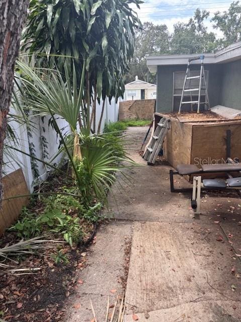 4700 Serena Dr, Tampa, FL 33617 - photo 27