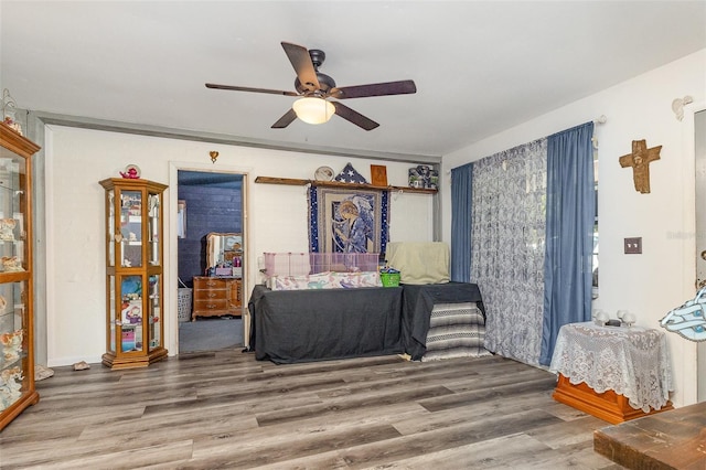 4530 David Dr, Bartow, FL 33830 - living area featuring ceiling fan and wood finished floors