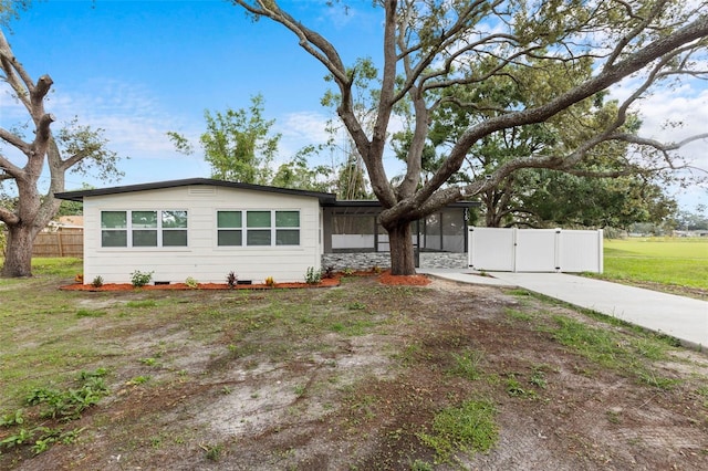 715 W Bougainvillea Ave, Tampa, FL 33612 - photo 1