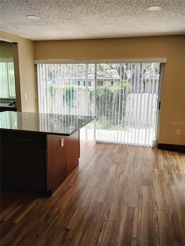 11721 Raintree Dr, Tampa, FL 33617 - photo 4