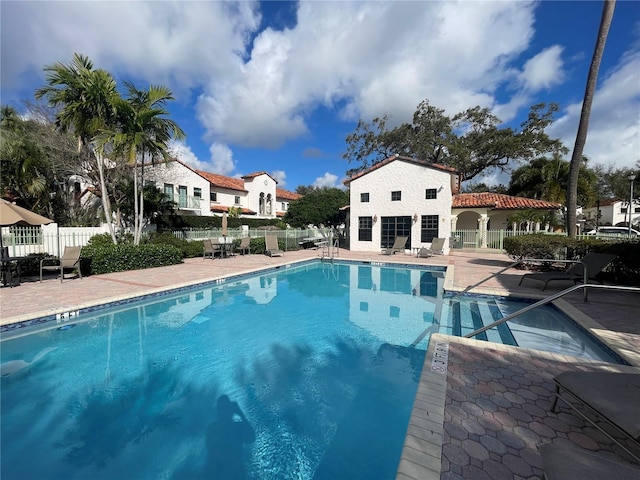 2924 Hidden Harbour Ct, Fort Lauderdale, FL 33312 - community pool with a patio