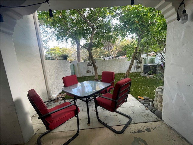 2924 Hidden Harbour Ct, Fort Lauderdale, FL 33312 - fenced backyard with outdoor dining area and a patio area