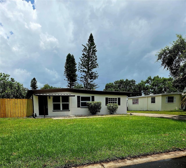 8695 92nd Ter, Seminole, FL 33777 - photo 1