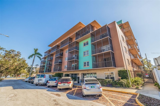 750 Burlington Ave N Unit 1G, Saint Petersburg, FL 33701 - photo 1