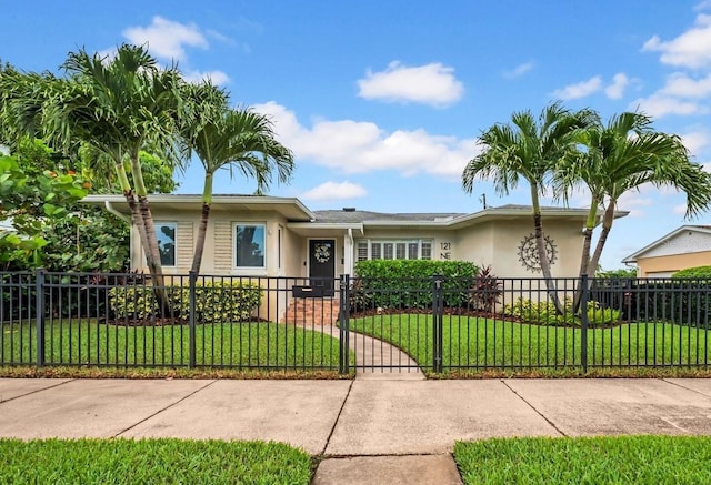 121 28th Ave NE, Saint Petersburg, FL 33704 - photo 1