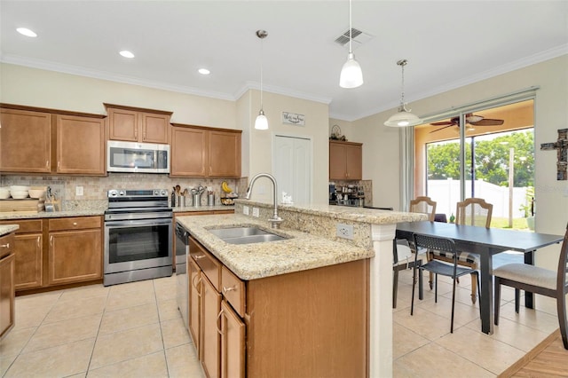 313 Shell Manor Dr, Ruskin, FL 33570 - photo 10