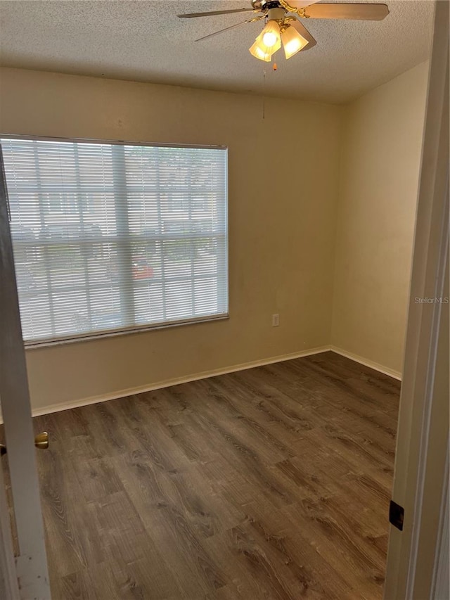 1308 Costa Mesa Dr, Wesley Chapel, FL 33543 - photo 30