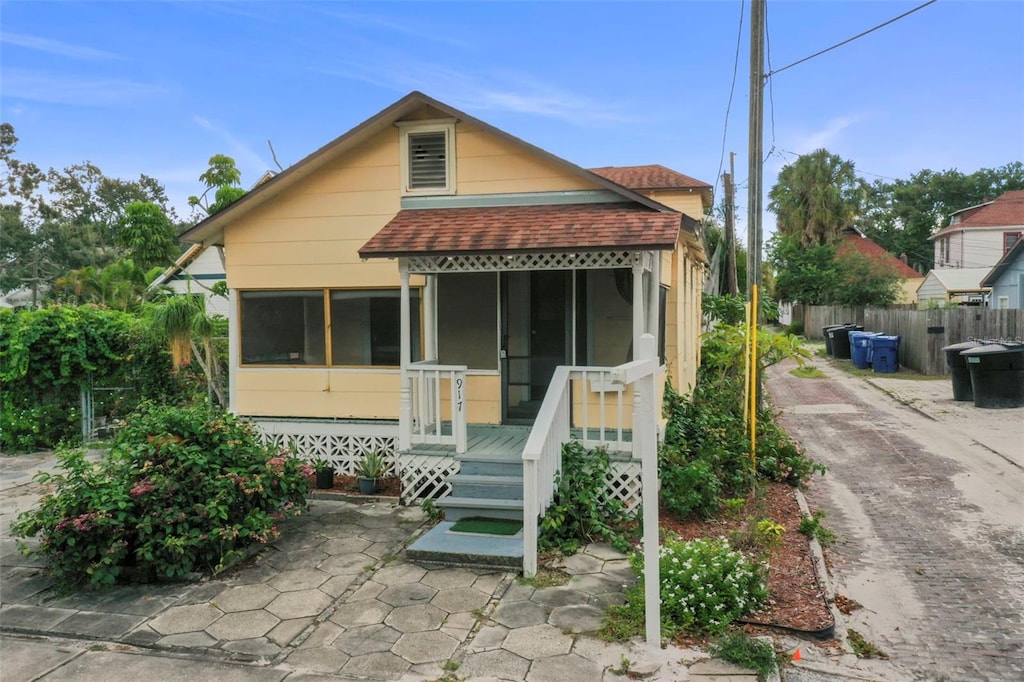 917 Dartmoor St N, Saint Petersburg, FL 33701 - photo 1