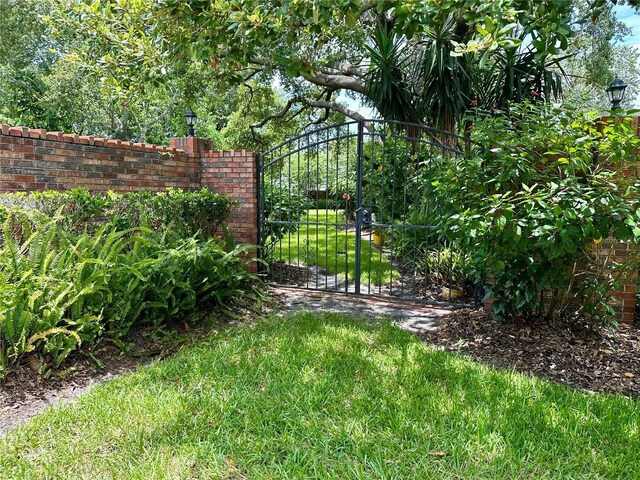 4405 Meadowwood Way, Tampa, FL 33618 - photo 12
